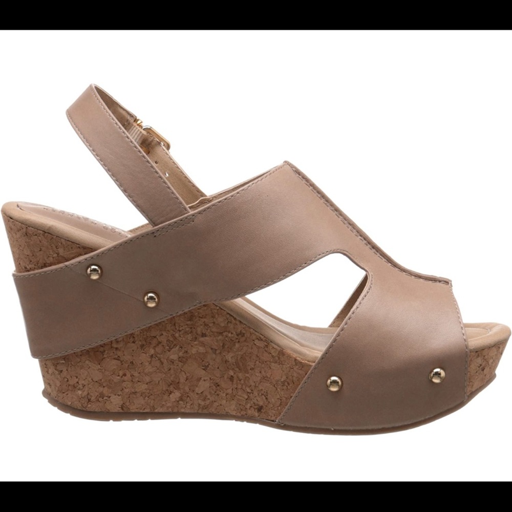 Kenneth Cole Reaction Women’s Wedge Sandal (10)